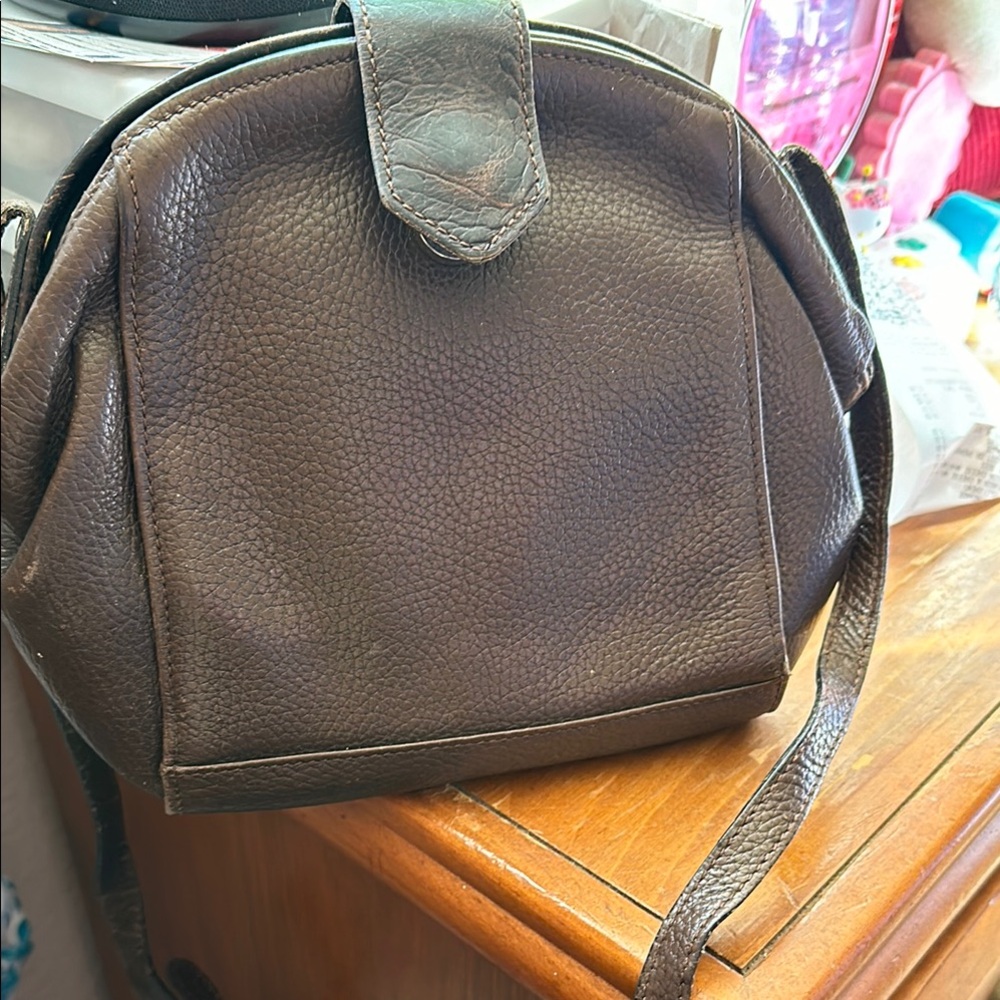 Vintage CC Courtenay Elegant Brown calfskin crossbody